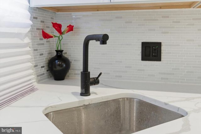 2033 N BENTALOU ST, Baltimore, MD 21216