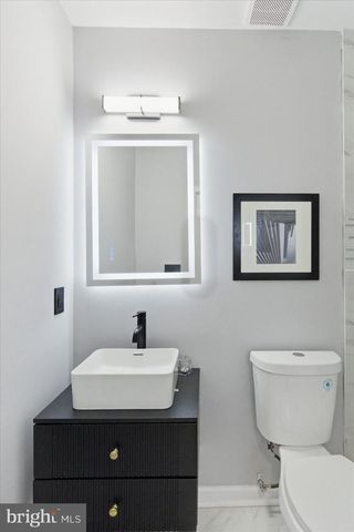 2033 N BENTALOU ST, Baltimore, MD 21216