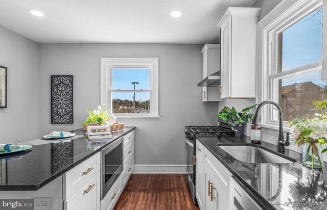 2 MCPHELIN AVE, Cherry Hill, NJ 08034