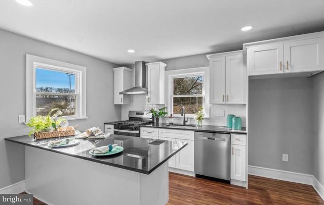 2 MCPHELIN AVE, Cherry Hill, NJ 08034