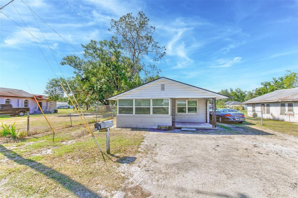 Image 1 of property listing at 905 W BALL STREET, Plant City, FL 33563
