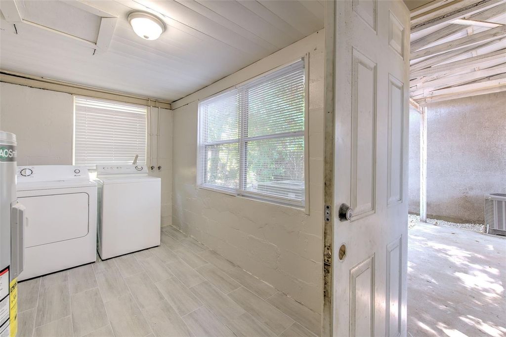 Image 29 of property listing at 905 W BALL STREET, Plant City, FL 33563