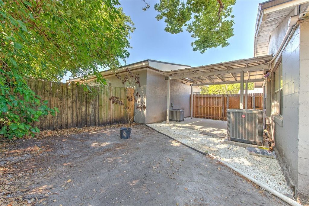 Image 30 of property listing at 905 W BALL STREET, Plant City, FL 33563