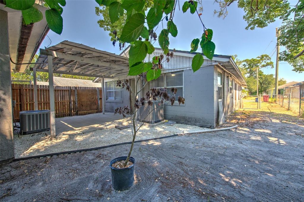 Image 31 of property listing at 905 W BALL STREET, Plant City, FL 33563