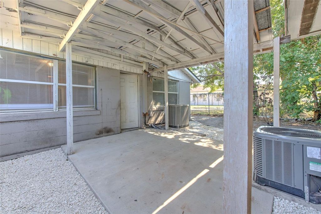Image 32 of property listing at 905 W BALL STREET, Plant City, FL 33563