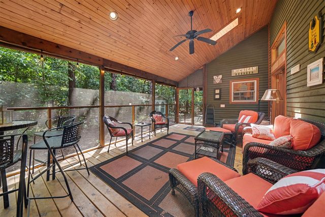 14279 Wildwood Lane, Harbert, MI 49115
