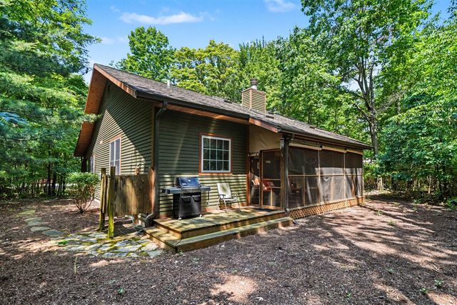 14279 Wildwood Lane, Harbert, MI 49115