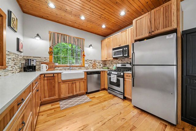14279 Wildwood Lane, Harbert, MI 49115