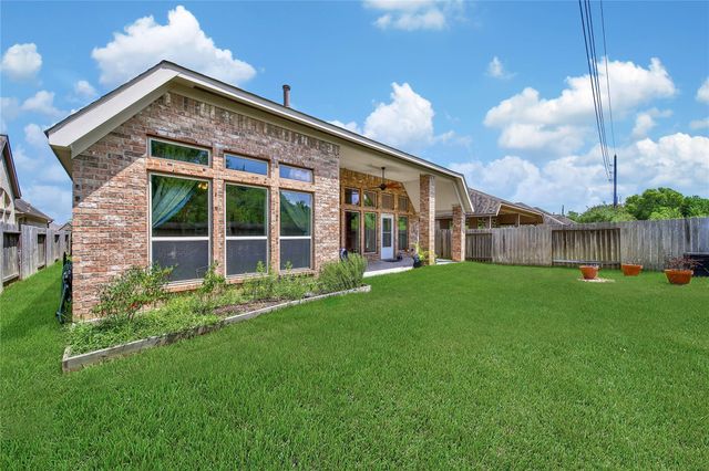 13314 Lazy River Lane, Pearland, TX 77584