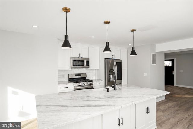 92 PENNWOOD DR, Ewing, NJ 08638