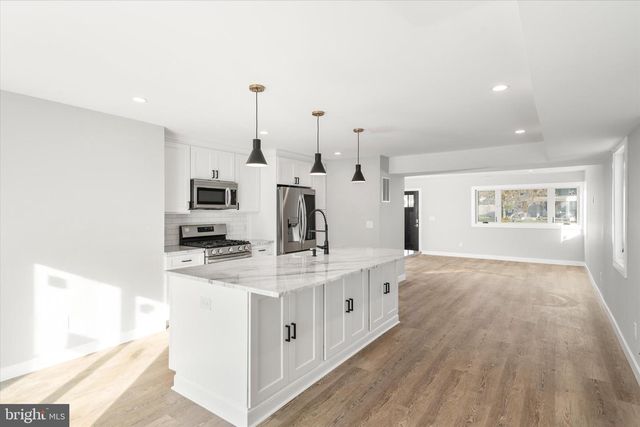 92 PENNWOOD DR, Ewing, NJ 08638