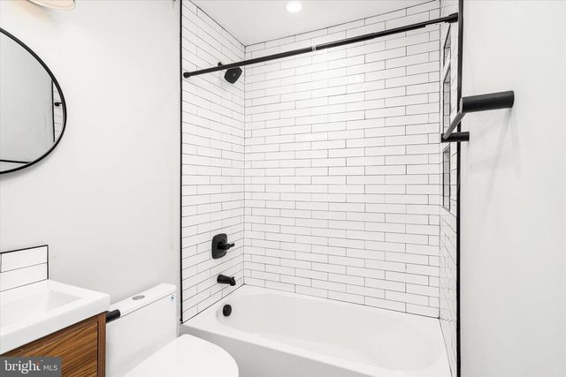 92 PENNWOOD DR, Ewing, NJ 08638