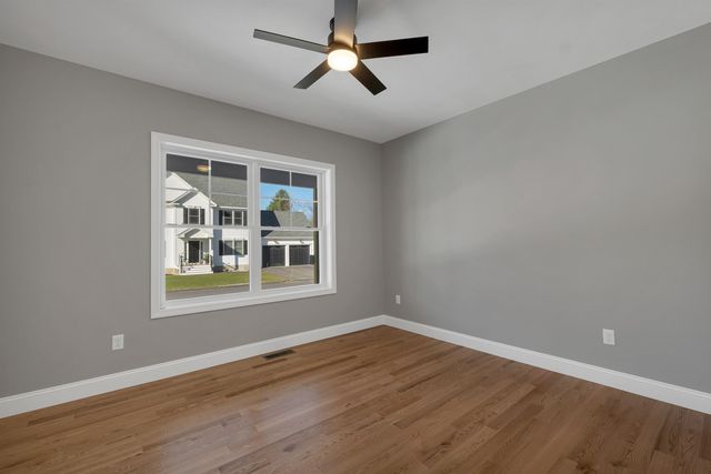 10 Shelburne Lane, Concord, NH 03301