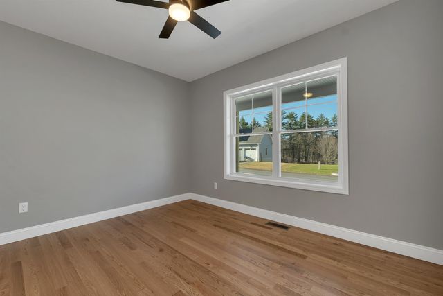 10 Shelburne Lane, Concord, NH 03301