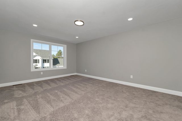 10 Shelburne Lane, Concord, NH 03301