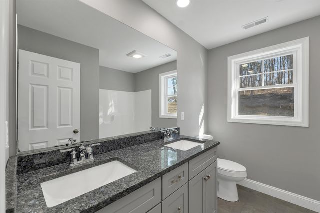 10 Shelburne Lane, Concord, NH 03301