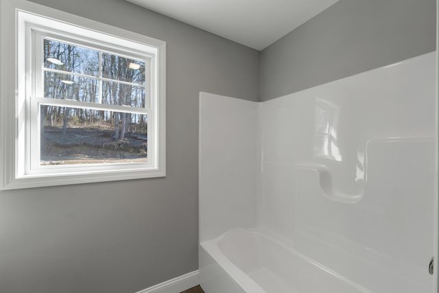 10 Shelburne Lane, Concord, NH 03301