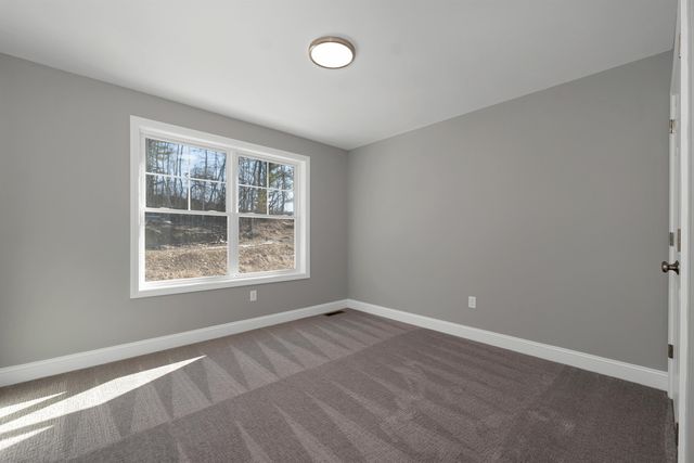 10 Shelburne Lane, Concord, NH 03301