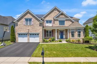 27 Greylynne Drive, Monroe, NJ 08831
