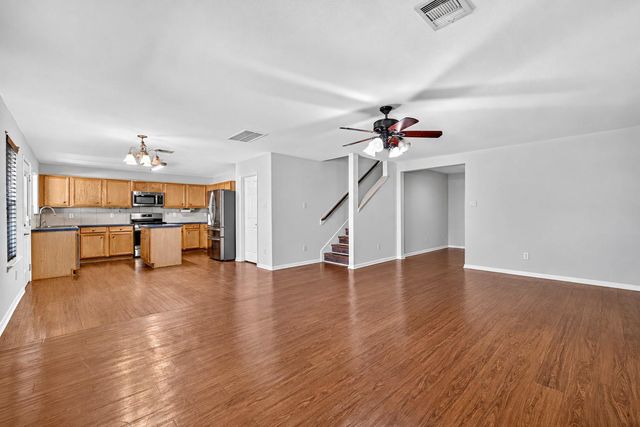 9203 Delmont Park Lane, Houston, TX 77075