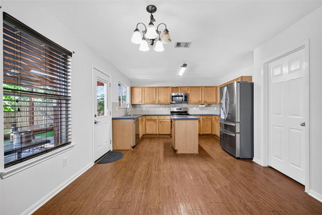 9203 Delmont Park Lane, Houston, TX 77075