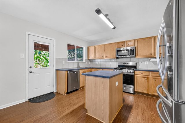 9203 Delmont Park Lane, Houston, TX 77075