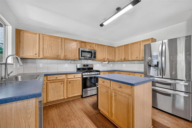 9203 Delmont Park Lane, Houston, TX 77075