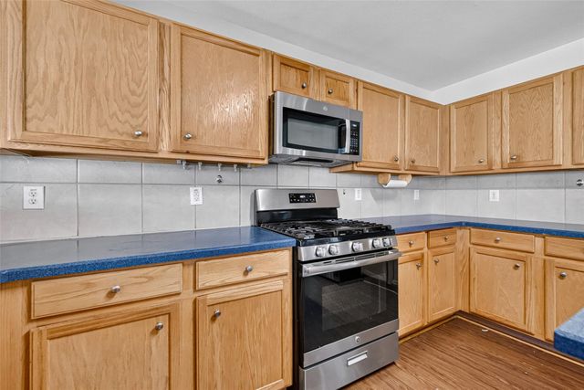 9203 Delmont Park Lane, Houston, TX 77075