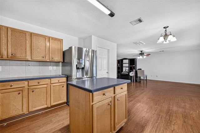 9203 Delmont Park Lane, Houston, TX 77075