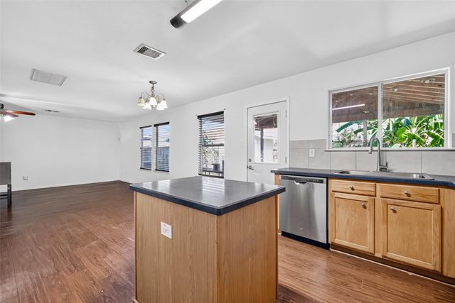 9203 Delmont Park Lane, Houston, TX 77075