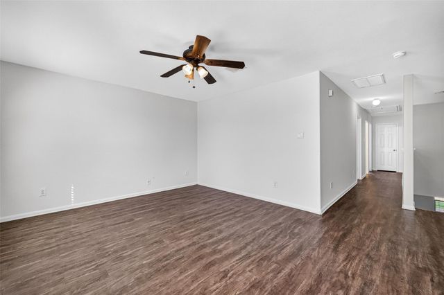 9203 Delmont Park Lane, Houston, TX 77075