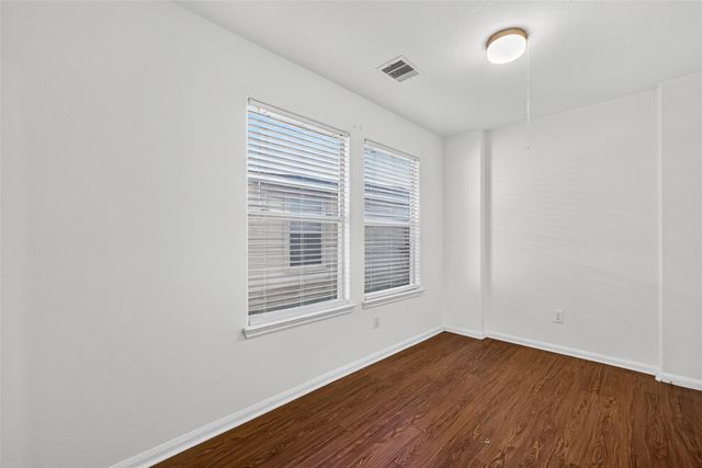 9203 Delmont Park Lane, Houston, TX 77075