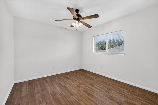 9203 Delmont Park Lane, Houston, TX 77075