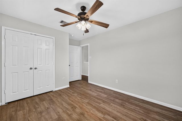 9203 Delmont Park Lane, Houston, TX 77075