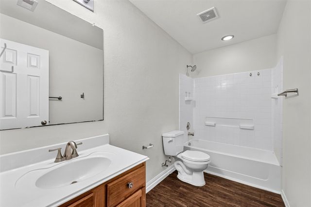 9203 Delmont Park Lane, Houston, TX 77075