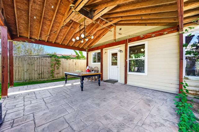 9203 Delmont Park Lane, Houston, TX 77075