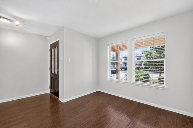 9203 Delmont Park Lane, Houston, TX 77075