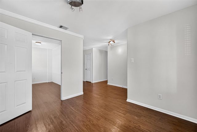 9203 Delmont Park Lane, Houston, TX 77075