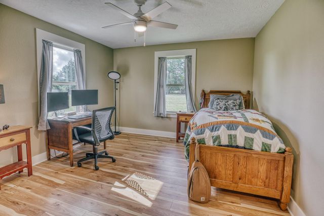 4601 Fm 390 E, Brenham, TX 77833