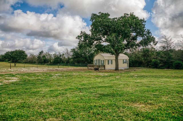 4601 Fm 390 E, Brenham, TX 77833