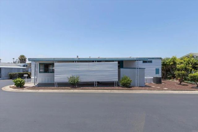 1010 E Bobier 106, Vista, CA 92084
