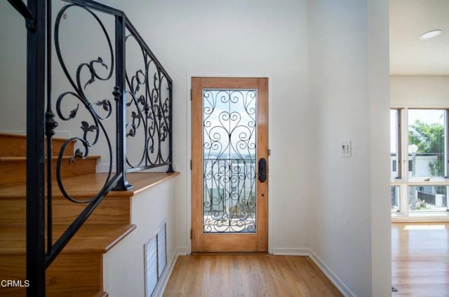 3955 Farmouth Drive, Los Angeles, CA 90027