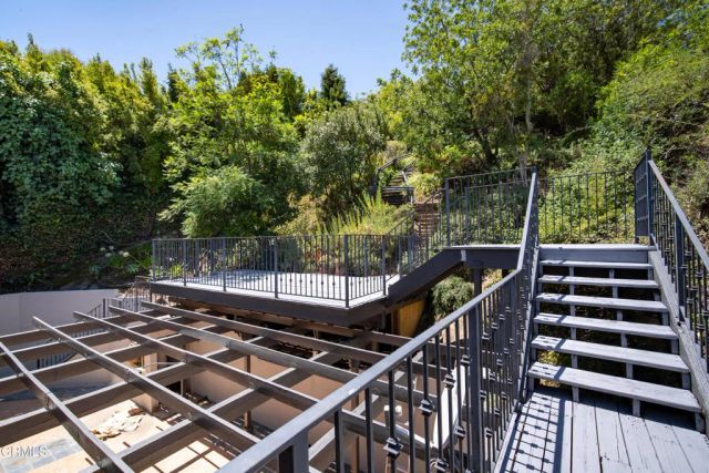 3955 Farmouth Drive, Los Angeles, CA 90027