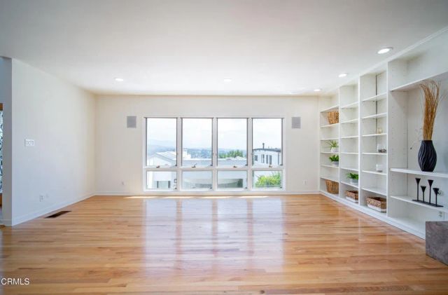 3955 Farmouth Drive, Los Angeles, CA 90027