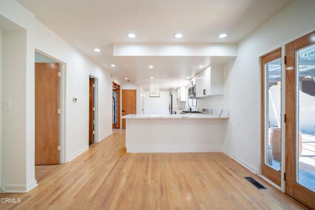 3955 Farmouth Drive, Los Angeles, CA 90027