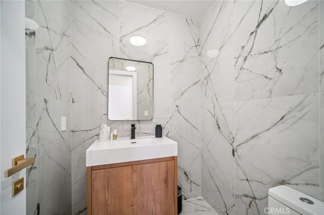 17158 Citronia Street, Northridge, CA 91325