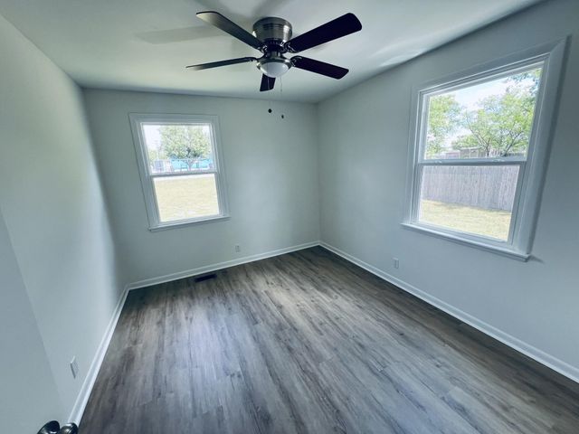 601 C L Manier ST, Lebanon, TN 37087
