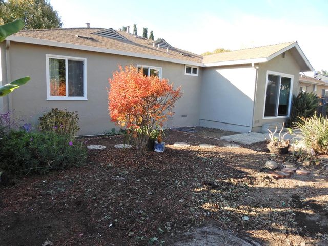 2060 Pulgas Avenue, East Palo Alto, CA 94303