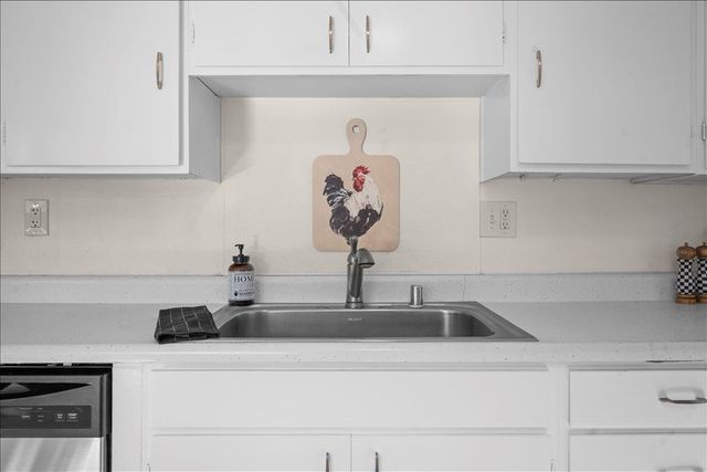 1020 Cummins Way, West Sacramento, CA 95605