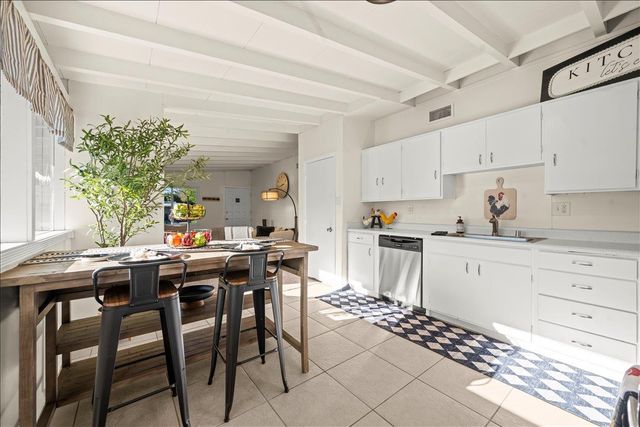 1020 Cummins Way, West Sacramento, CA 95605